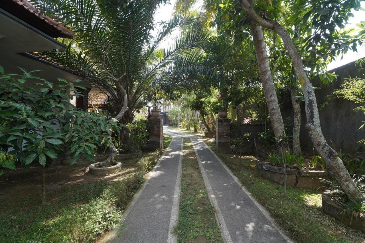 Oyo 1840 Kubu Ubud Hotel Exterior photo