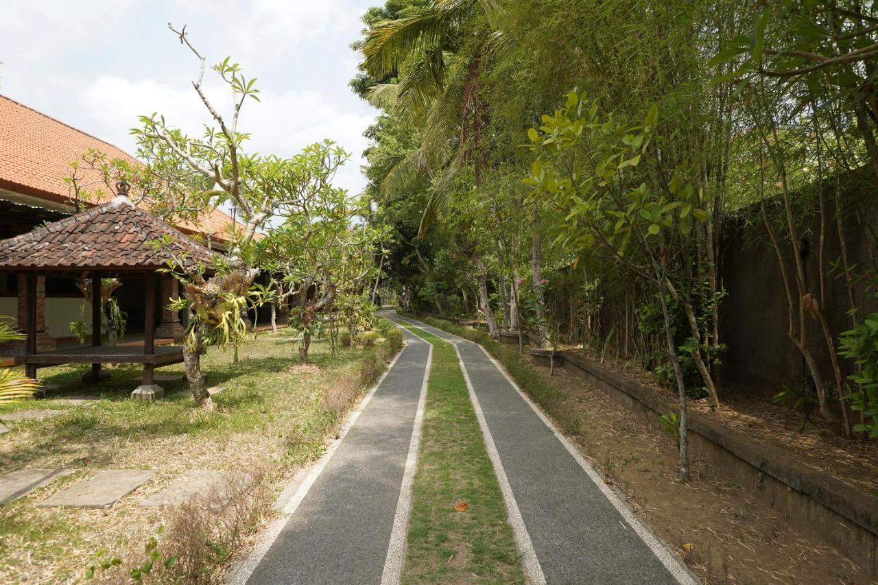 Oyo 1840 Kubu Ubud Hotel Exterior photo